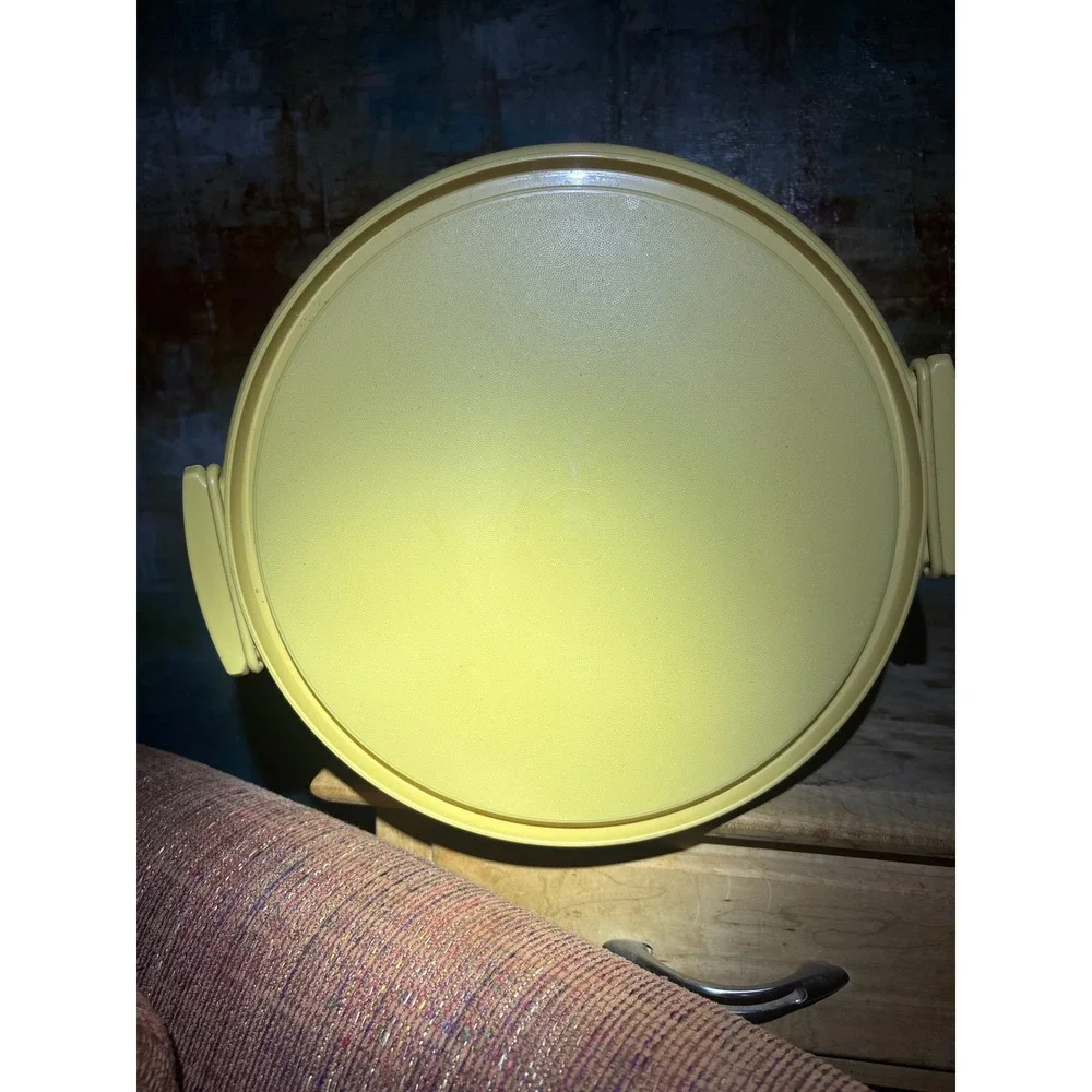 Vintage Tupperware Round Cake Taker Carrier Harvest Yellow 12 Inch 684 682 683